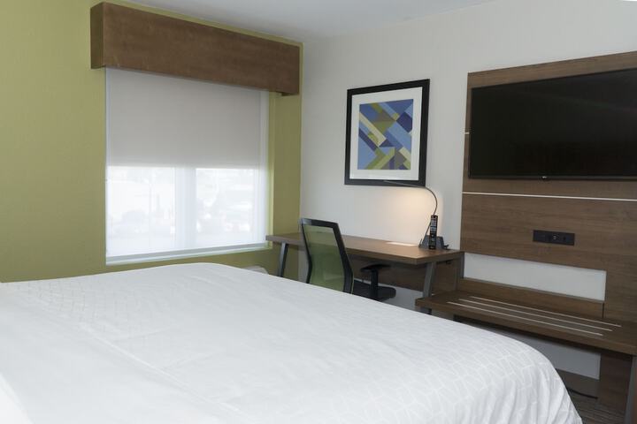 Room 18 of 82