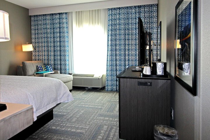 Room 27 of 37