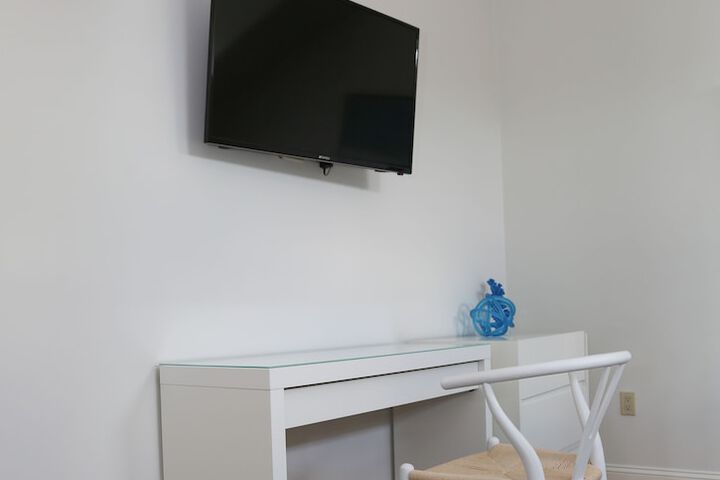 Room 28 of 60