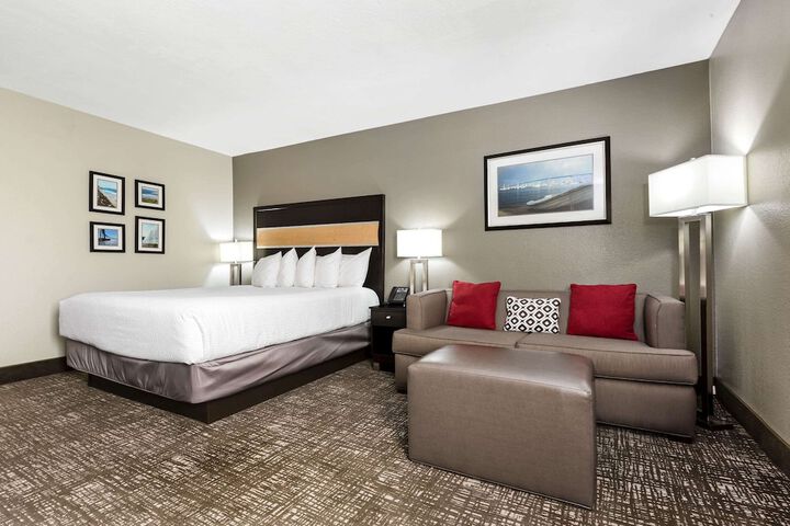 Room 14 of 30
