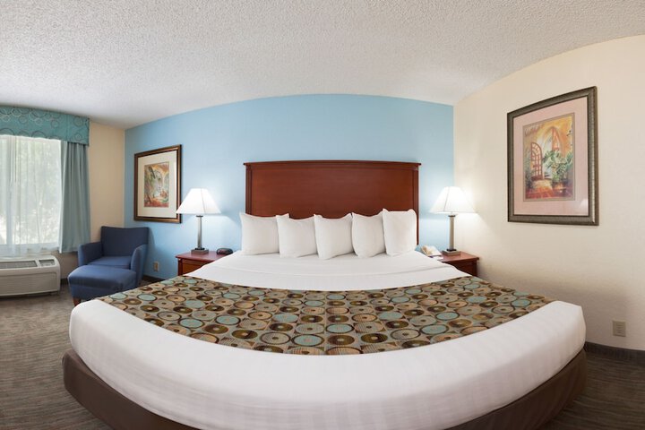 Room 40 of 51