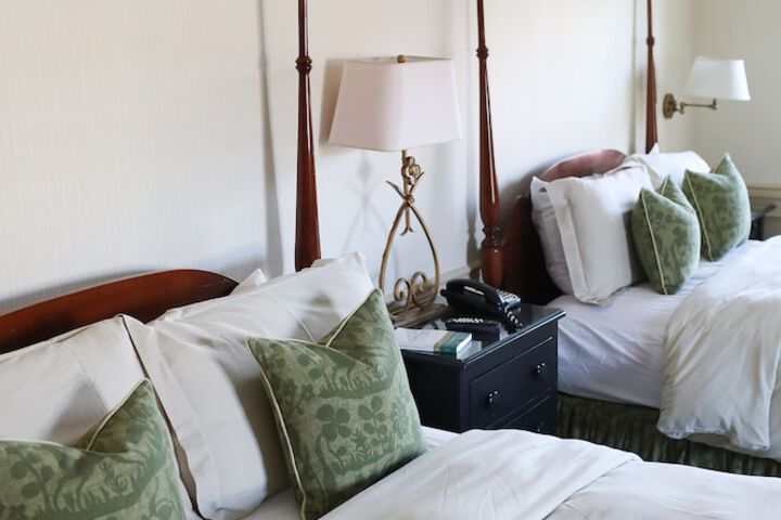 Room 5 of 14