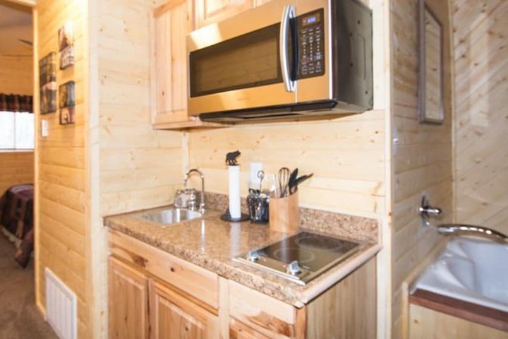 Upper Canyon Inn & Cabins