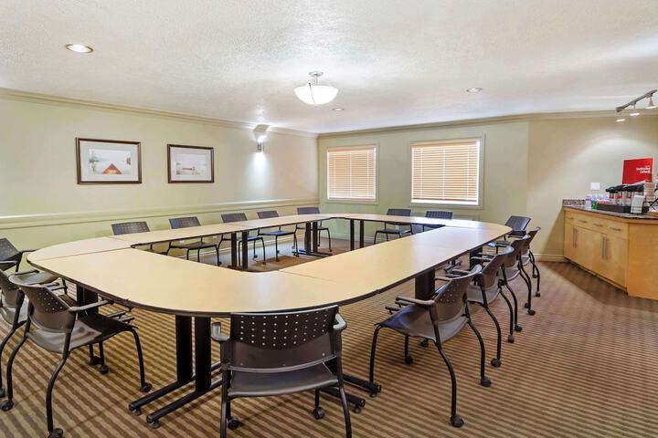 Best Western Plus Mirage Hotel & Resort