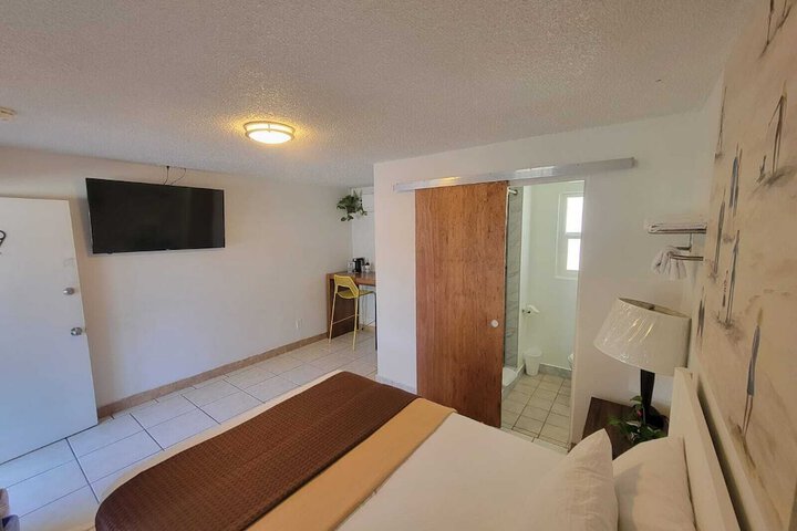 Room 4 of 14