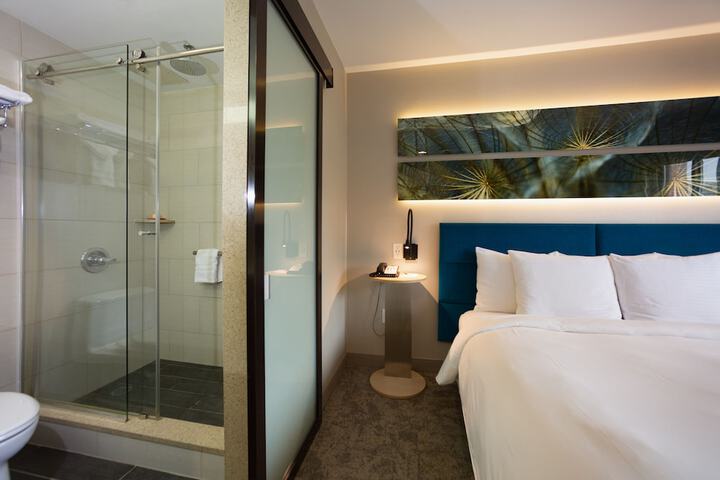 Room 12 of 40