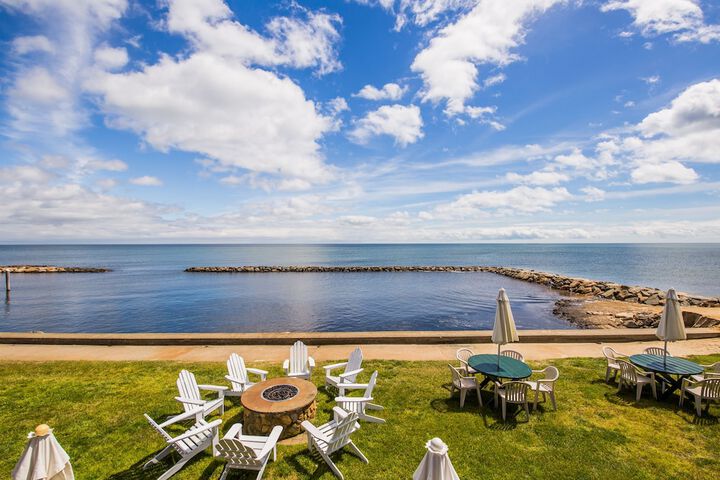 Lighthouse Inn