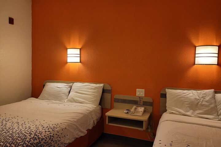 Modern Stay 39 Lakeview by OYO Minonk Garden