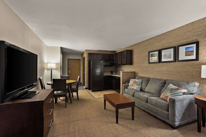 Comfort Inn & Suites Ludington near US-10