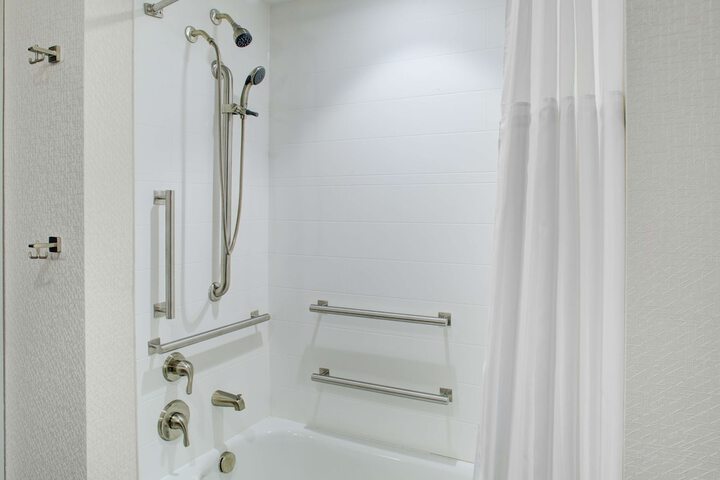 Room 16 of 46