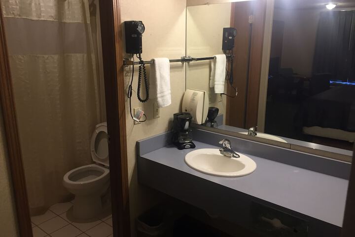 Room 17 of 31