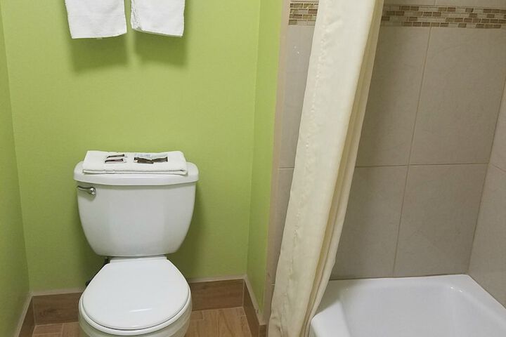 Room 11 of 13