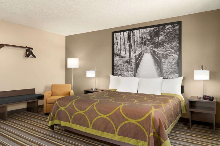 Room 9 of 29