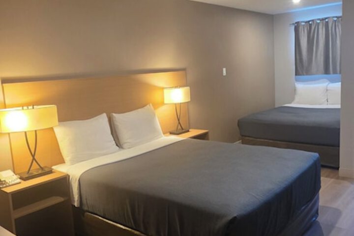Parkway Motel & European Lodges
