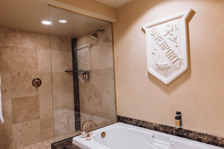 Davenport Hotel Autograph Collection