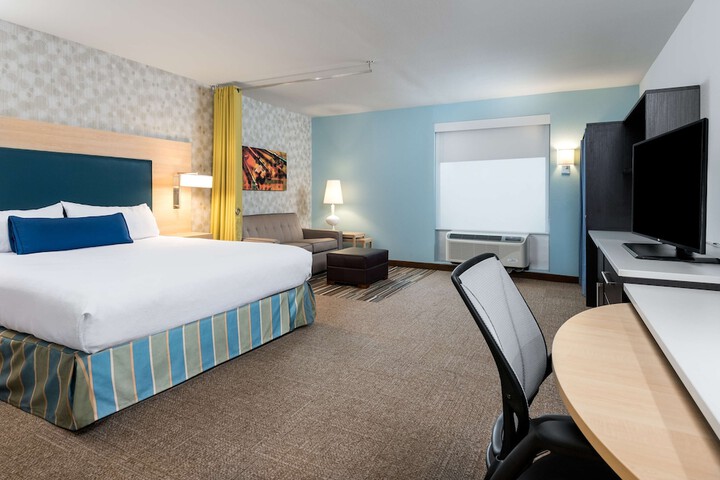 Room 10 of 35