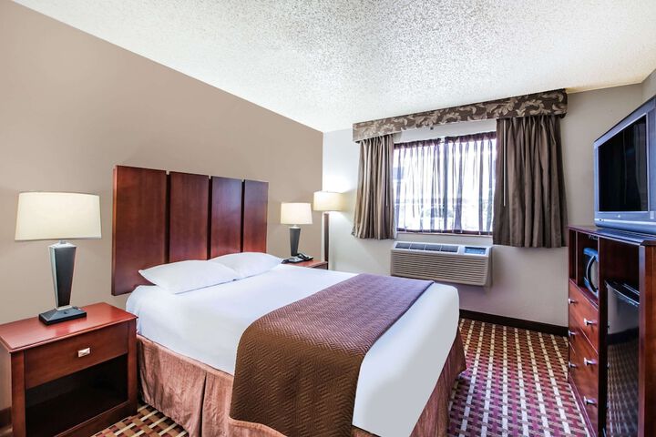 Room 15 of 23