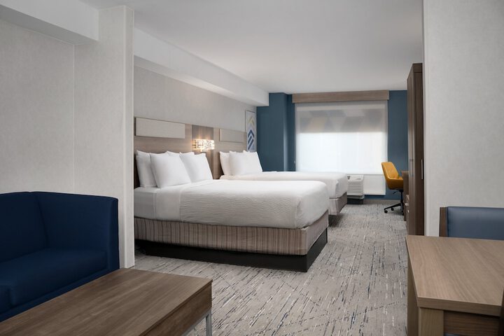 Room 33 of 50