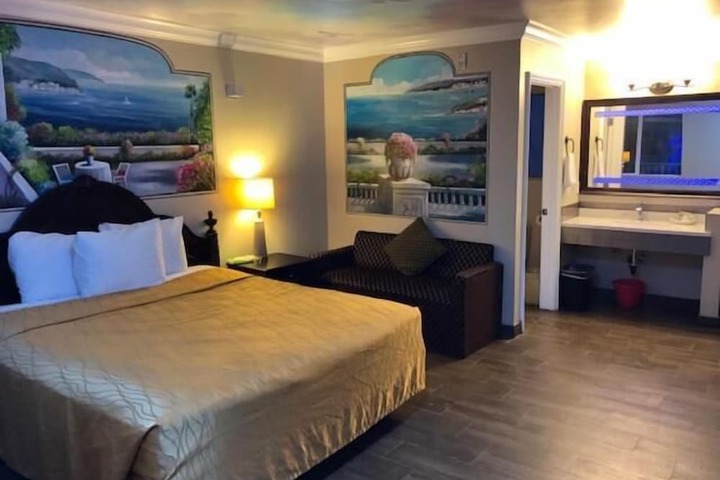 Room 5 of 36