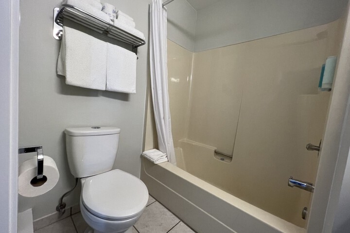 Room 8 of 35