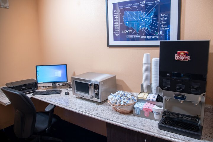 Business Center 38 of 38
