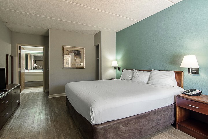 Room 15 of 33