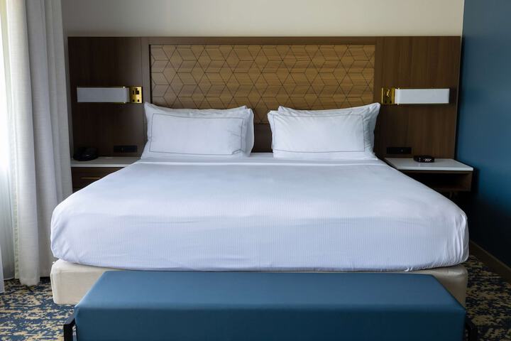 Room 28 of 105
