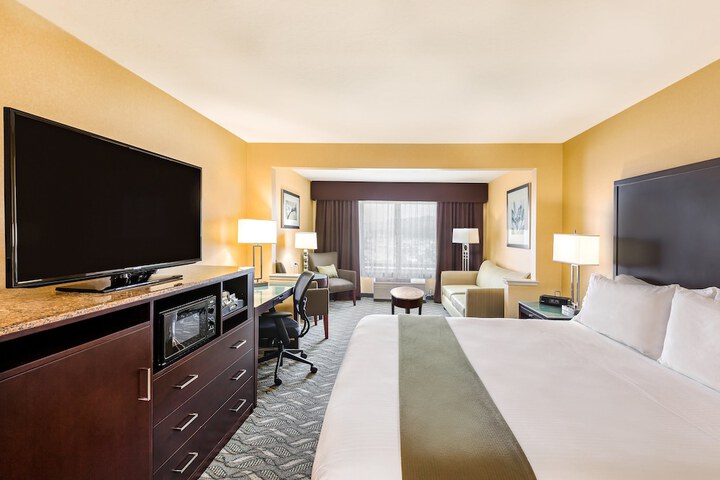 Room 34 of 61