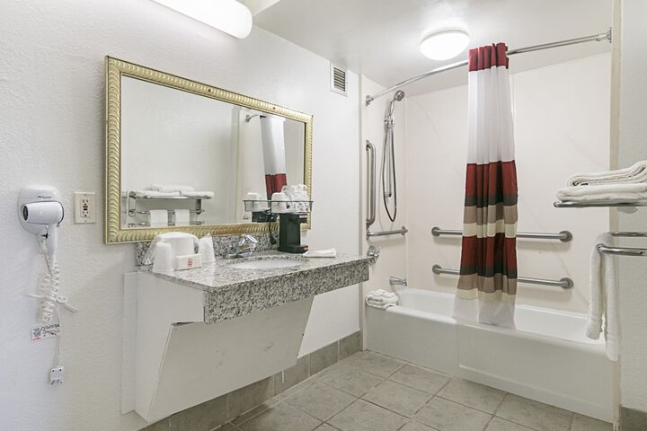 Red Roof Inn Forsyth