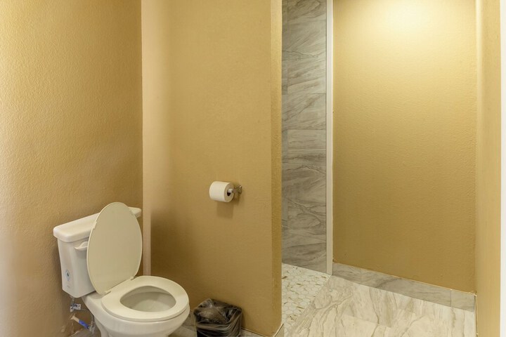 Room 14 of 19