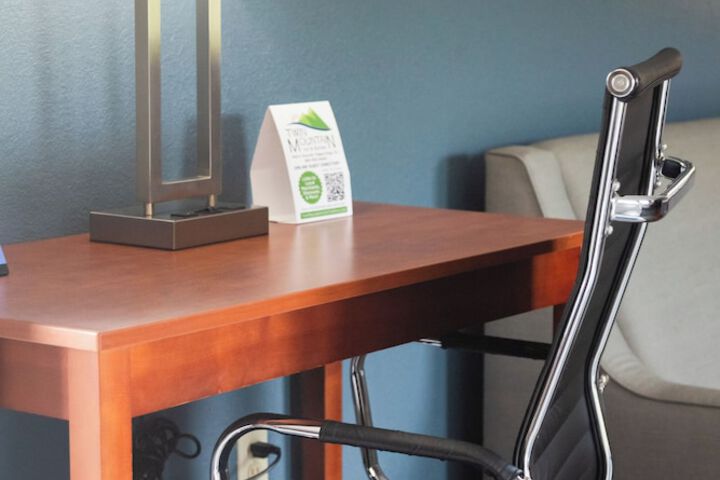 Twin Mountain Inn & Suites