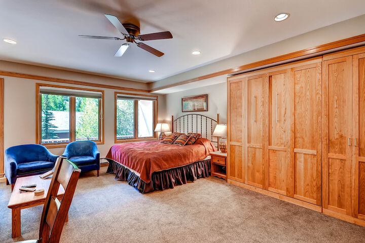 Room 30 of 72