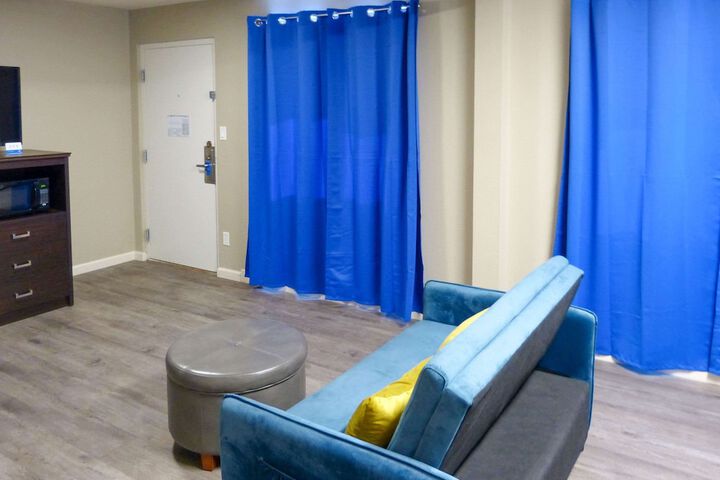 Rodeway Inn & Suites Ontario