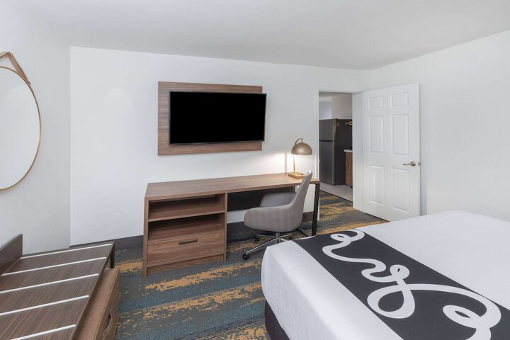 Room 9 of 47