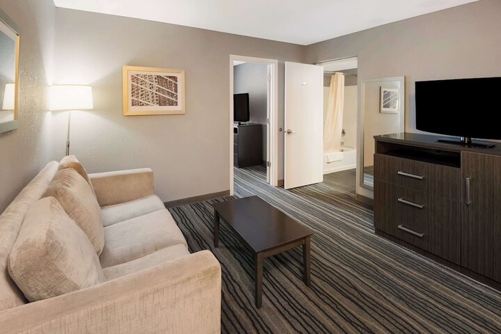 Best Western Riverside Inn