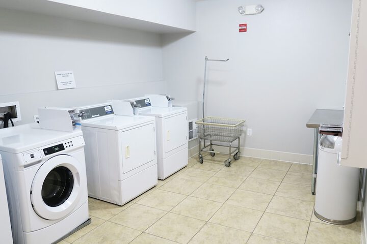 Holiday Inn Express & Suites Elk Grove Central - Hwy 99 by IHG