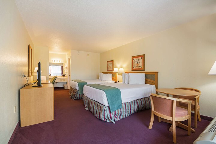 Room 10 of 23