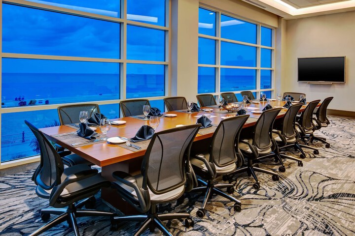 Hilton Garden Inn Virginia Beach Oceanfront