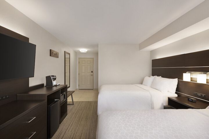 Room 16 of 36