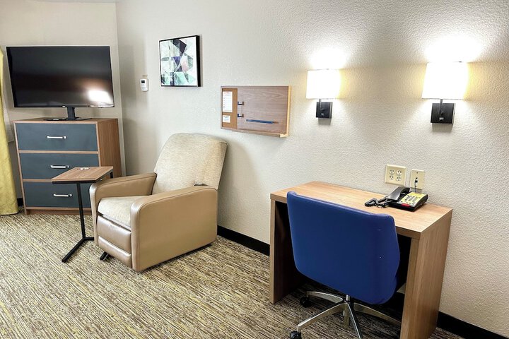 Room 14 of 32