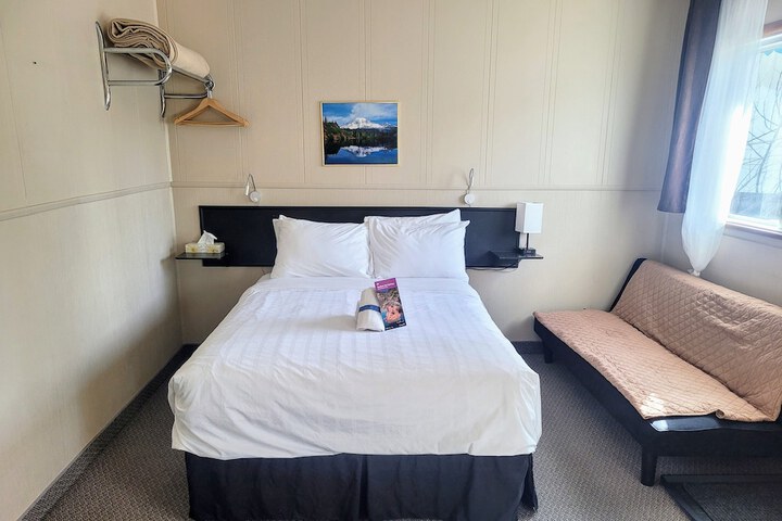 Room 49 of 83
