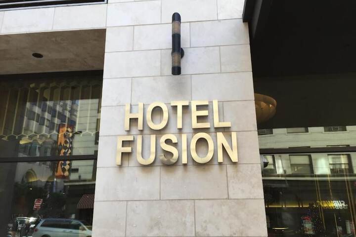 Hotel 2 of 71