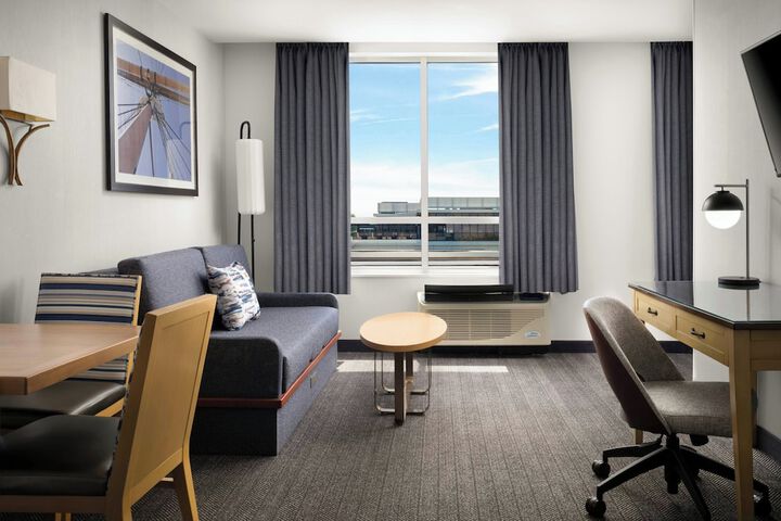 Courtyard by Marriott Erie Bayfront