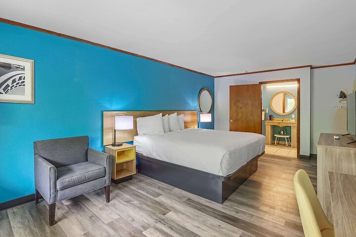 Room 16 of 18