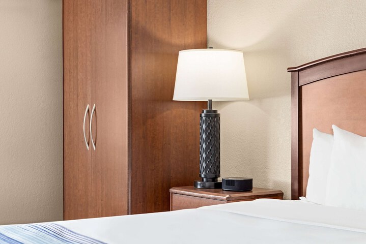 AmericInn by Wyndham Roseau