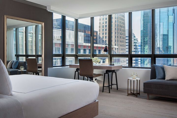 The Marquette Hotel Curio Collection by Hilton