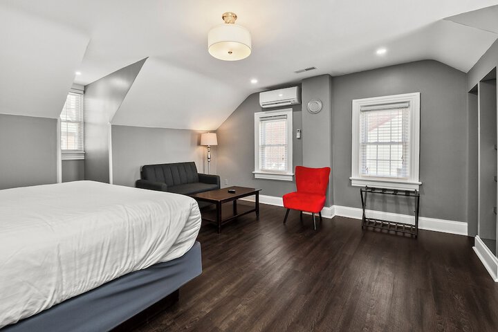 Captain Wohlt Inn Bed & Breakfast