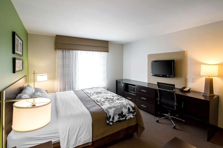 Room 32 of 46