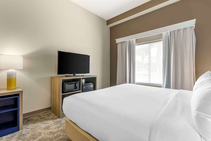 Room 16 of 32