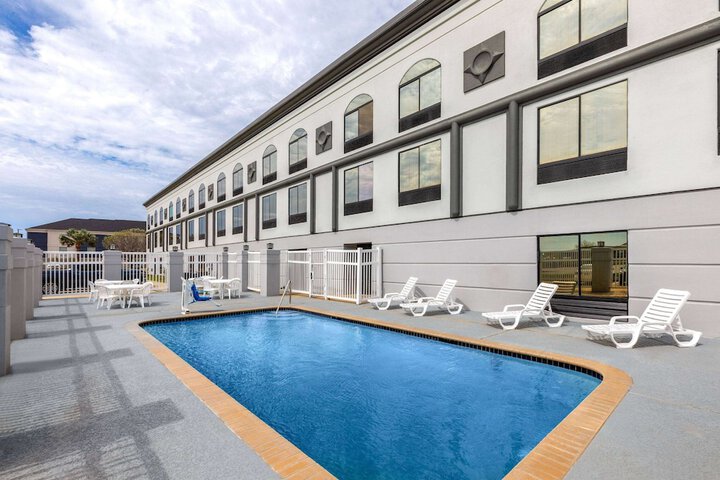 Wingate by Wyndham Sulphur Near Lake Charles